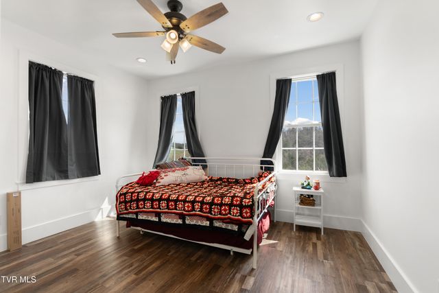 811 Grassy Creek Road, Greeneville, TN 37743