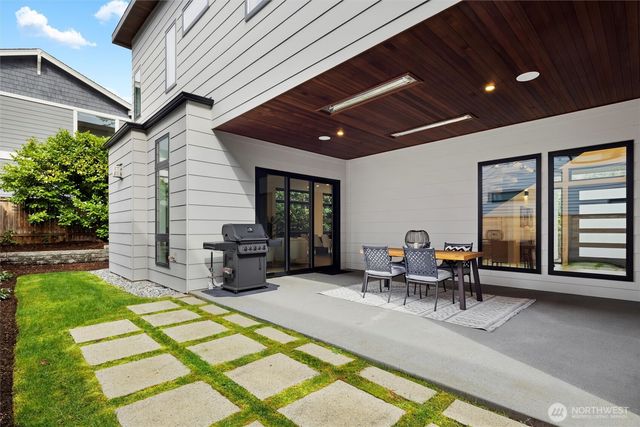 4605 108th Avenue NE, Kirkland, WA 98033