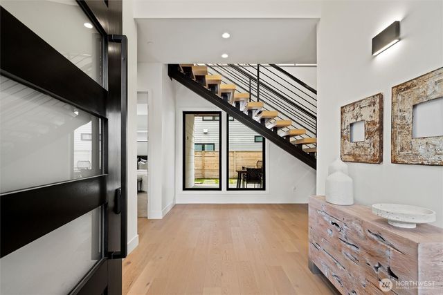 4605 108th Avenue NE, Kirkland, WA 98033