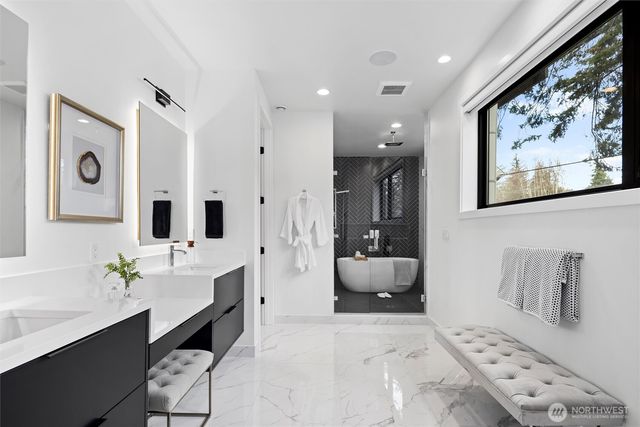 4605 108th Avenue NE, Kirkland, WA 98033