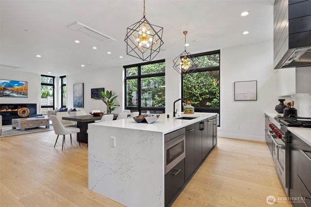 4605 108th Avenue NE, Kirkland, WA 98033