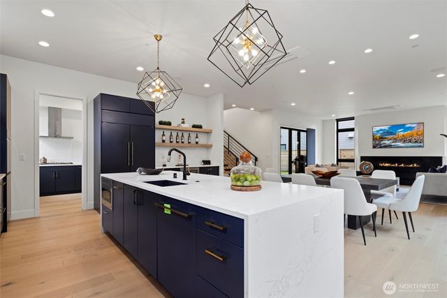 4605 108th Avenue NE, Kirkland, WA 98033