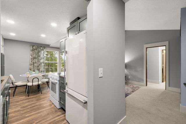 1004 Westbrooke Way 8, Hopkins, MN 55343