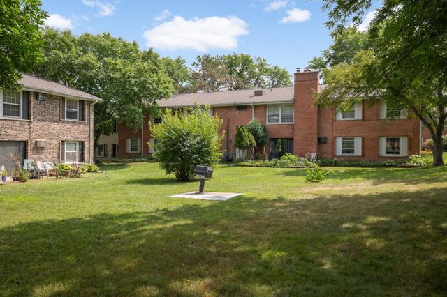 1004 Westbrooke Way 8, Hopkins, MN 55343