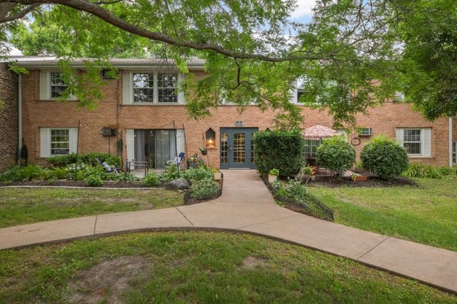 1004 Westbrooke Way 8, Hopkins, MN 55343