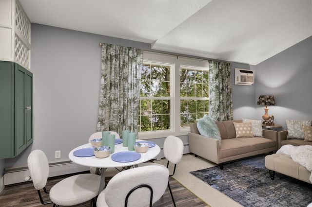 1004 Westbrooke Way 8, Hopkins, MN 55343
