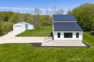 5421 143rd Avenue, Fillmore Twp, MI 49423