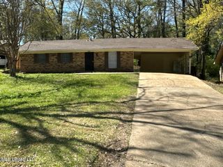 2835 Glenderry Street, Jackson, MS 39212