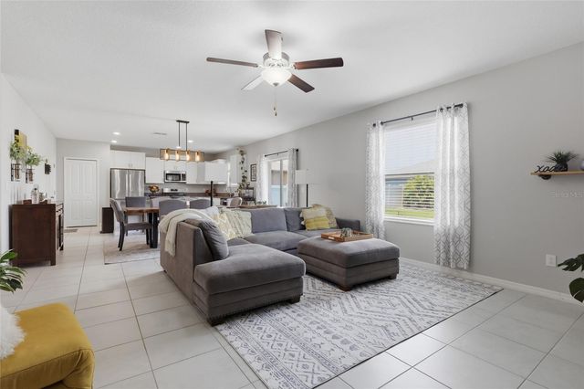 5052 WHITE CHICORY DRIVE, Apollo Beach, FL 33572