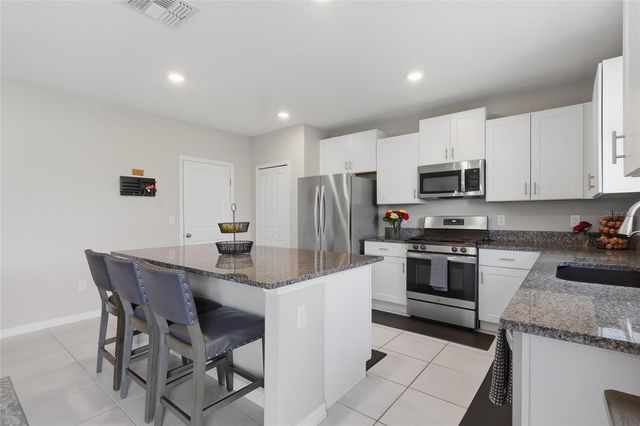 5052 WHITE CHICORY DRIVE, Apollo Beach, FL 33572