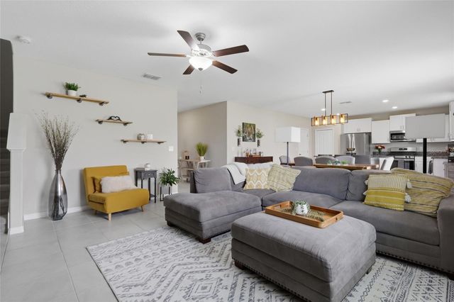 5052 WHITE CHICORY DRIVE, Apollo Beach, FL 33572