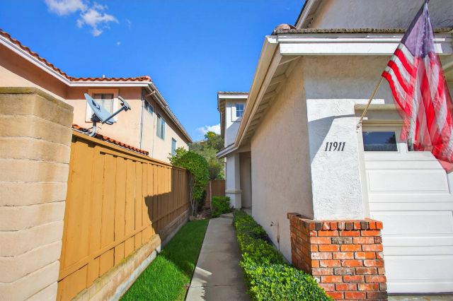 11911 Dapple Way, San Diego, CA 92128