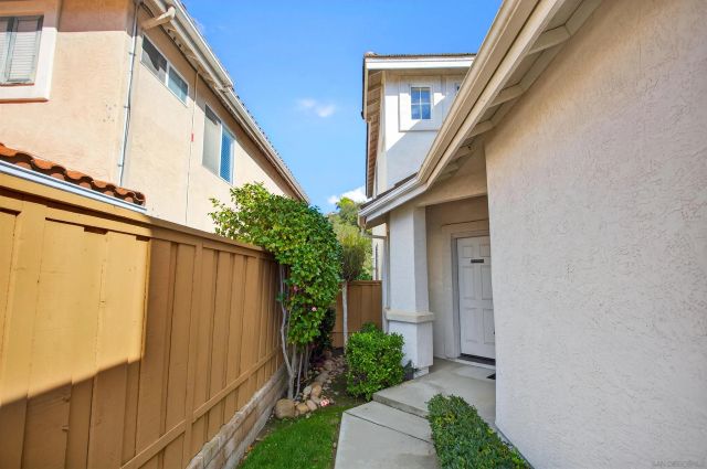 11911 Dapple Way, San Diego, CA 92128