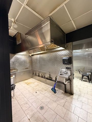 3933 N broadway Street, Chicago, IL 60613