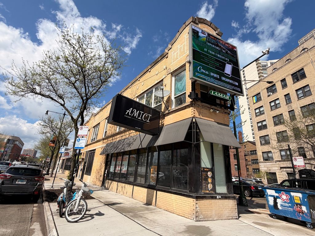 3933 N broadway Street, Chicago, IL 60613