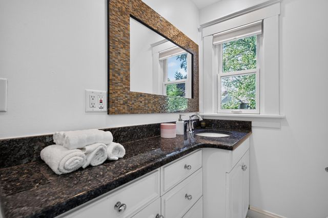 207 W Jefferson Street, Ann Arbor, MI 48103