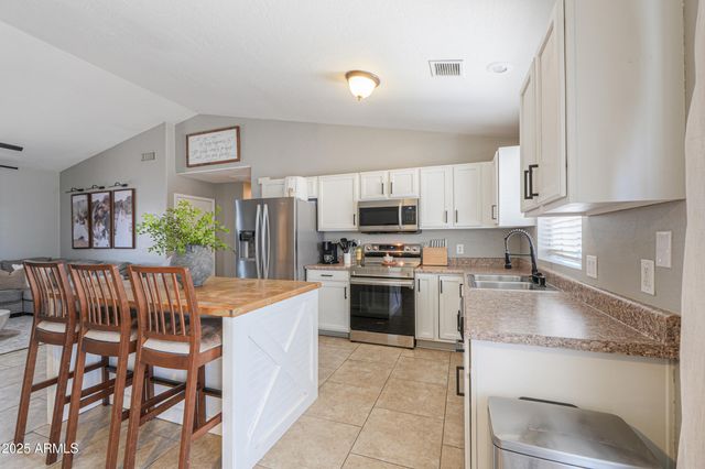 15171 S AMADO Boulevard, Arizona City, AZ 85123