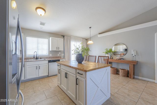 15171 S AMADO Boulevard, Arizona City, AZ 85123