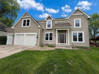 504 SE Asheville Drive, Lee's Summit, MO 64063