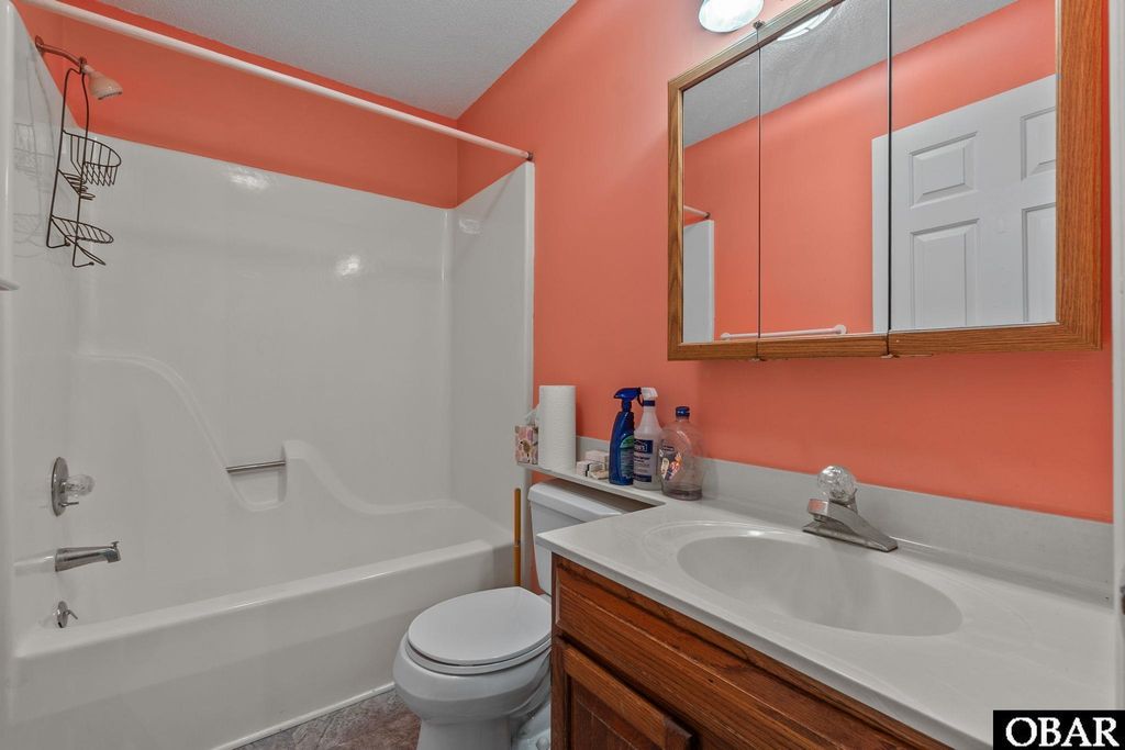 Image 20 of property listing at 207 Queen Elizabeth Avenue Unit 17, Manteo, NC 27954