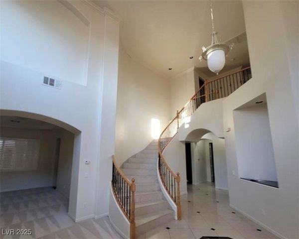 7728 Villa De La Paz Avenue, Las Vegas, NV 89131