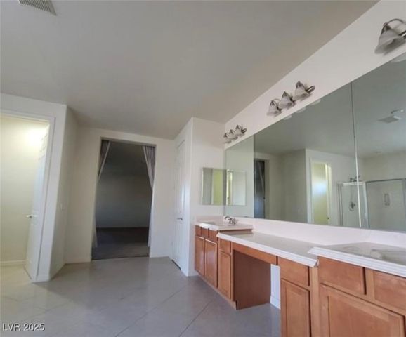 7728 Villa De La Paz Avenue, Las Vegas, NV 89131