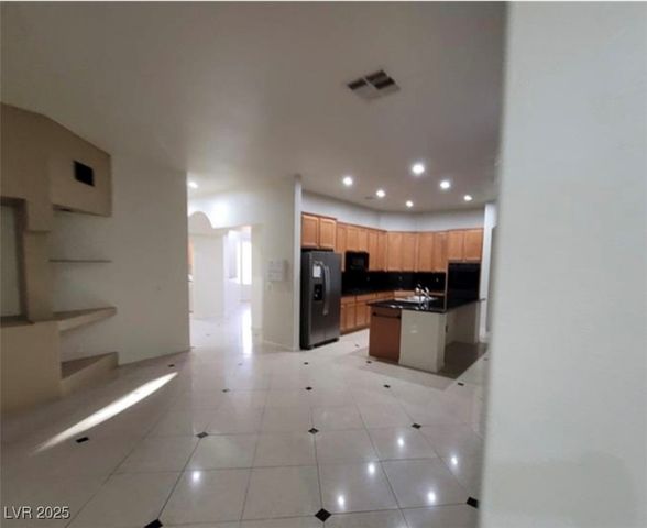 7728 Villa De La Paz Avenue, Las Vegas, NV 89131