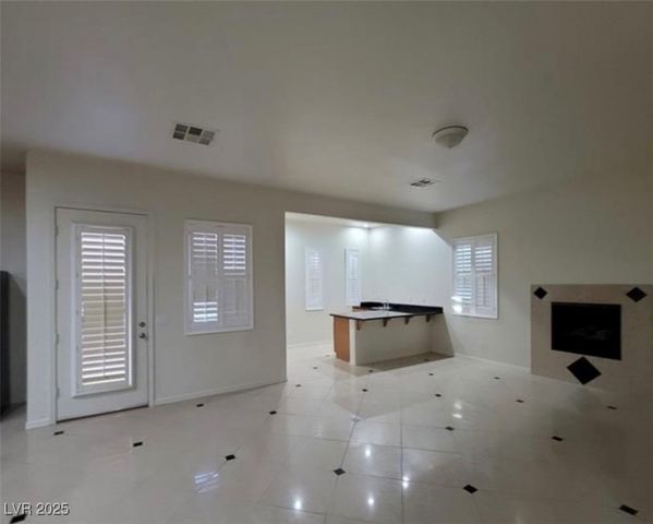 7728 Villa De La Paz Avenue, Las Vegas, NV 89131