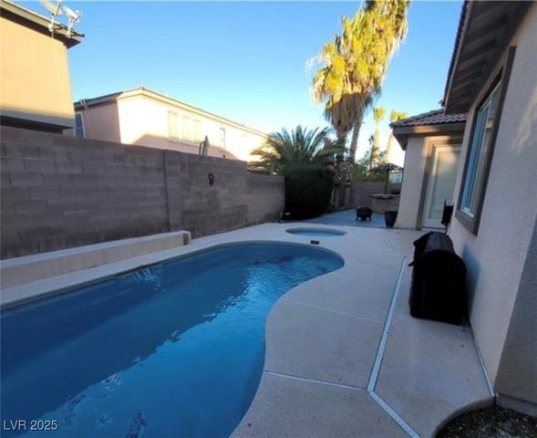 7728 Villa De La Paz Avenue, Las Vegas, NV 89131