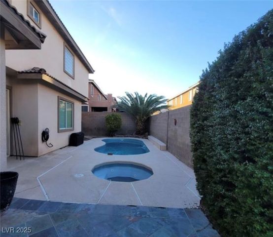 7728 Villa De La Paz Avenue, Las Vegas, NV 89131