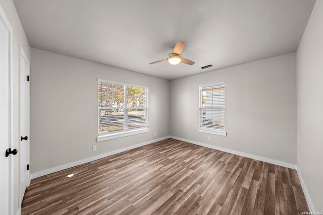 309 W College Street, Fredericksburg, TX 78624