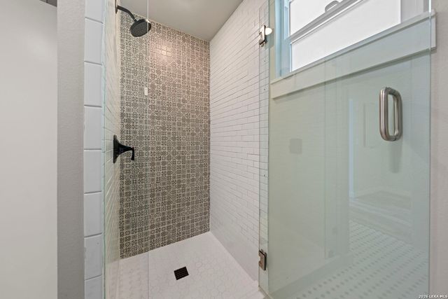 309 W College Street, Fredericksburg, TX 78624