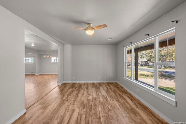 309 W College Street, Fredericksburg, TX 78624