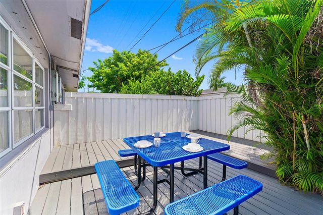 1518-1520 NE 51st Street, Fort Lauderdale, FL 33334