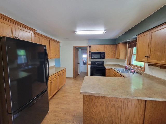 1004 HONEY CREEK ROAD, Oshkosh, WI 54904