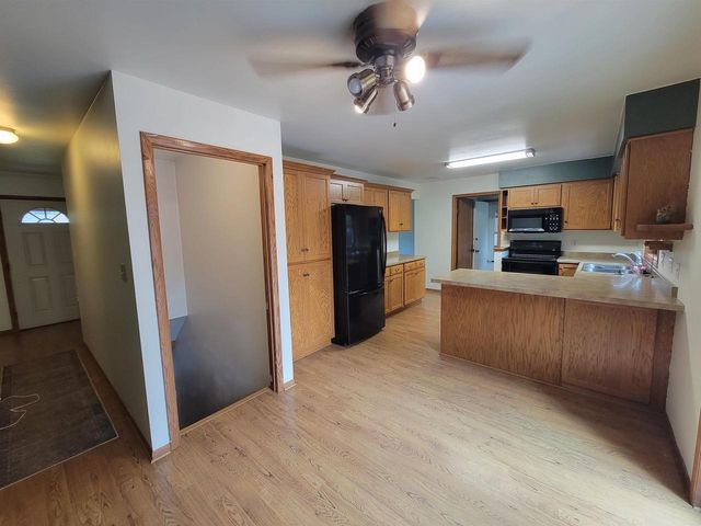1004 HONEY CREEK ROAD, Oshkosh, WI 54904