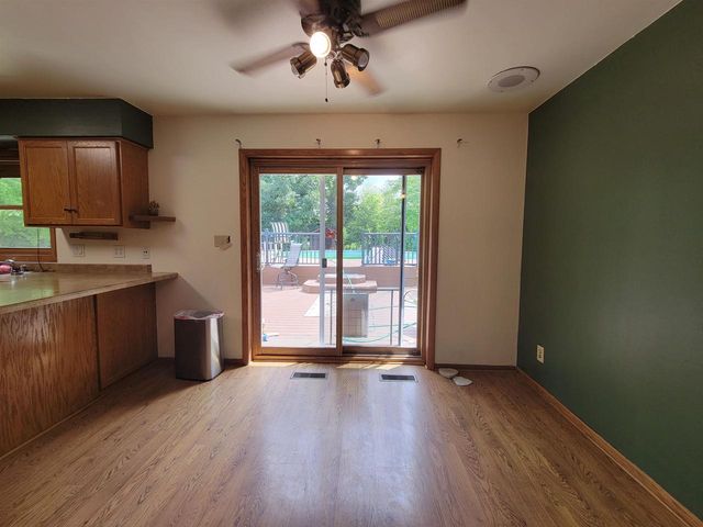 1004 HONEY CREEK ROAD, Oshkosh, WI 54904