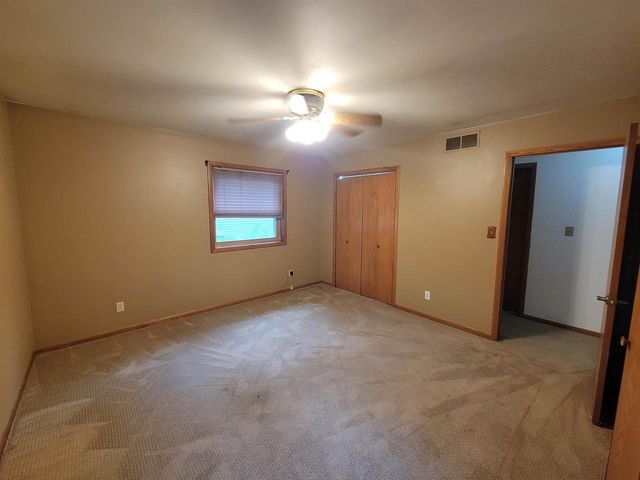1004 HONEY CREEK ROAD, Oshkosh, WI 54904