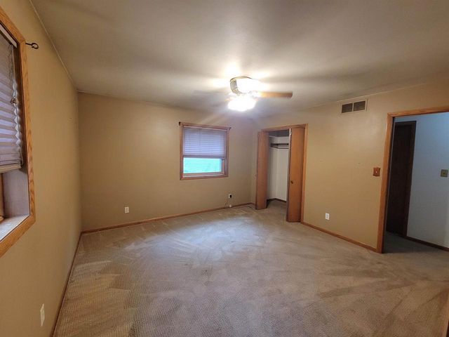 1004 HONEY CREEK ROAD, Oshkosh, WI 54904