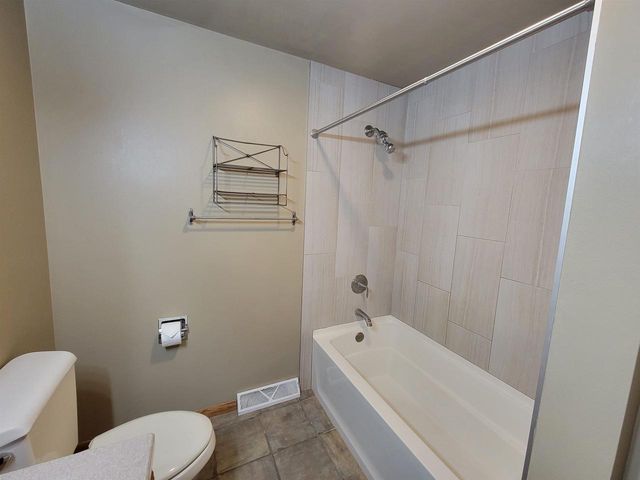 1004 HONEY CREEK ROAD, Oshkosh, WI 54904