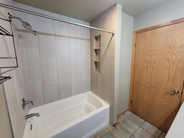1004 HONEY CREEK ROAD, Oshkosh, WI 54904
