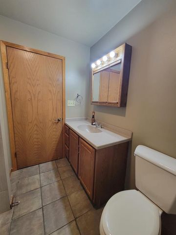 1004 HONEY CREEK ROAD, Oshkosh, WI 54904