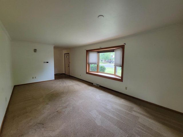 1004 HONEY CREEK ROAD, Oshkosh, WI 54904
