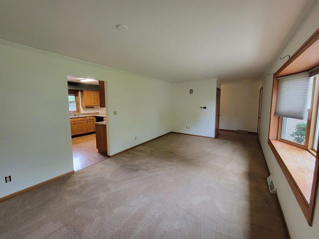 1004 HONEY CREEK ROAD, Oshkosh, WI 54904