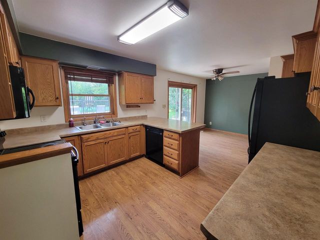 1004 HONEY CREEK ROAD, Oshkosh, WI 54904
