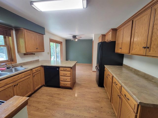1004 HONEY CREEK ROAD, Oshkosh, WI 54904