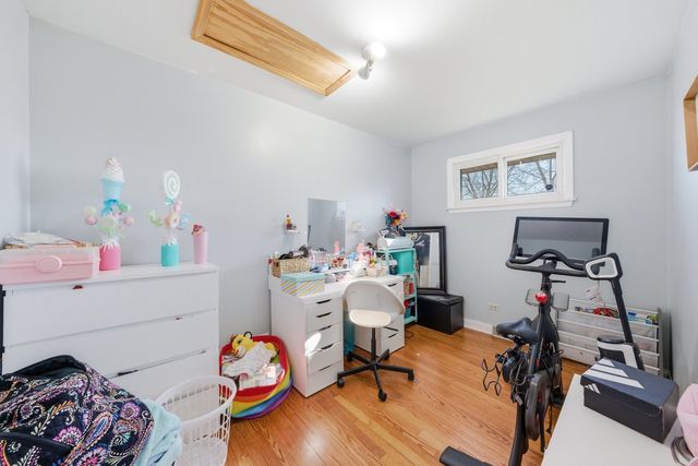 8325 LaPorte Avenue, Burbank, IL 60459