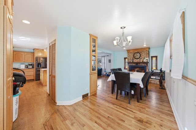 8325 LaPorte Avenue, Burbank, IL 60459