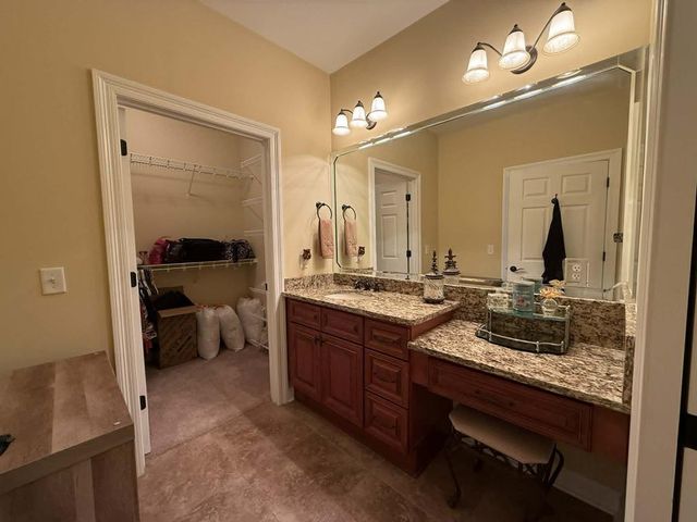 302-1 Hidden Creek Circle, Dothan, AL 36301