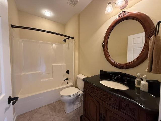 302-1 Hidden Creek Circle, Dothan, AL 36301